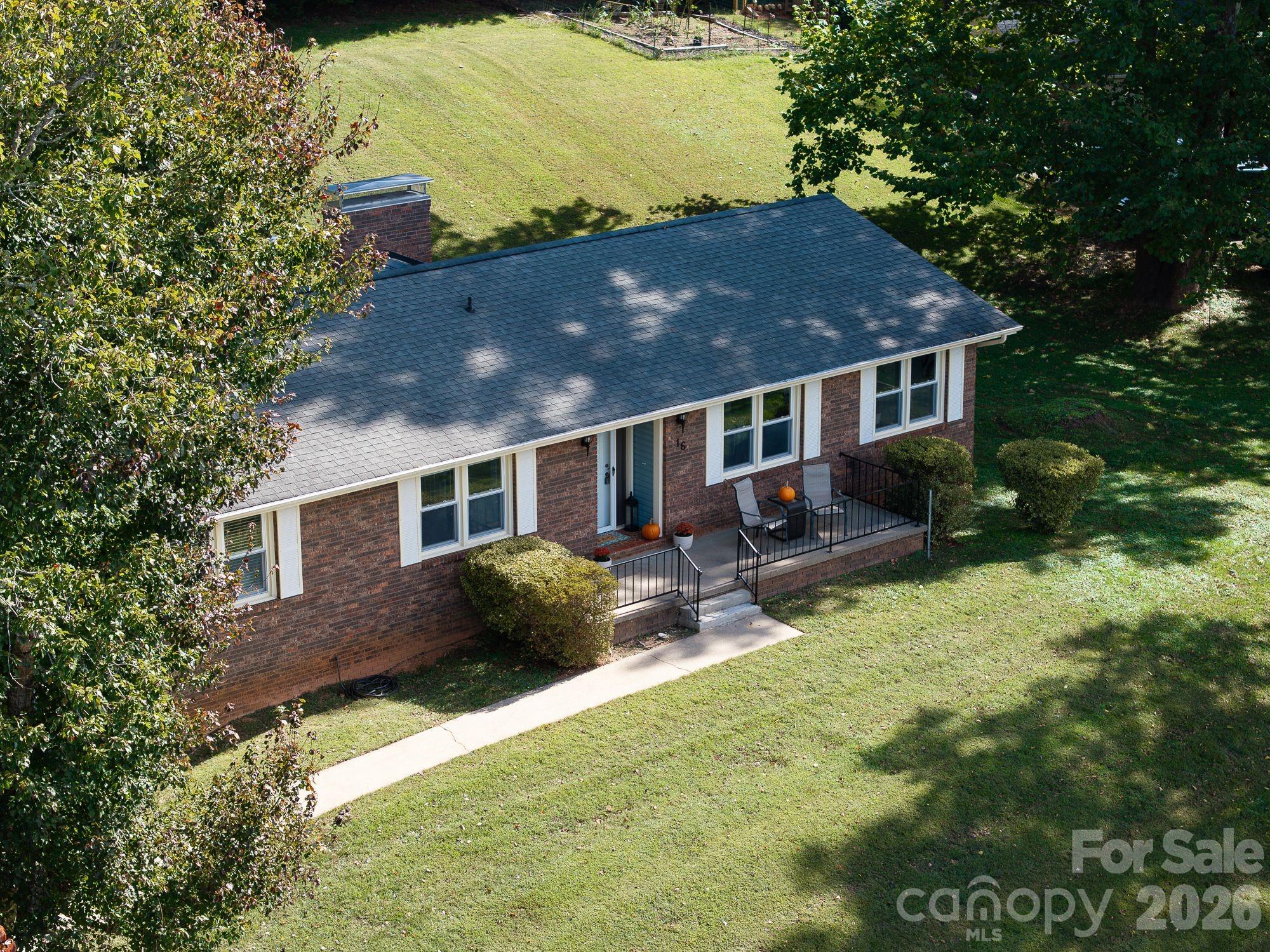 16 Sun Valley Court — Alexander