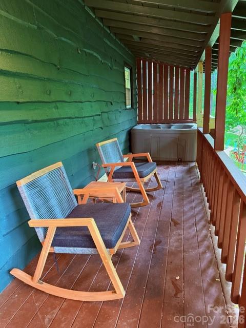 418 Bradley Street — Maggie Valley