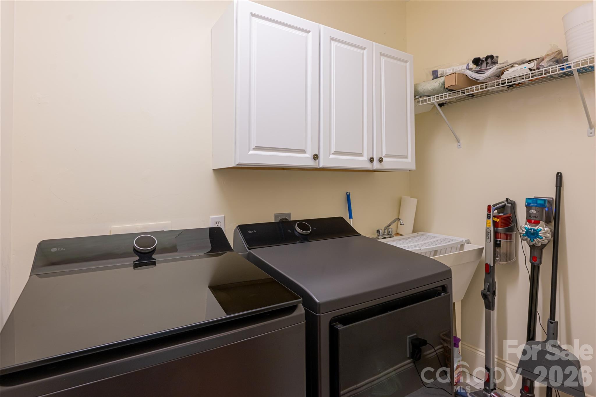 75 Cougar Lane — Saluda