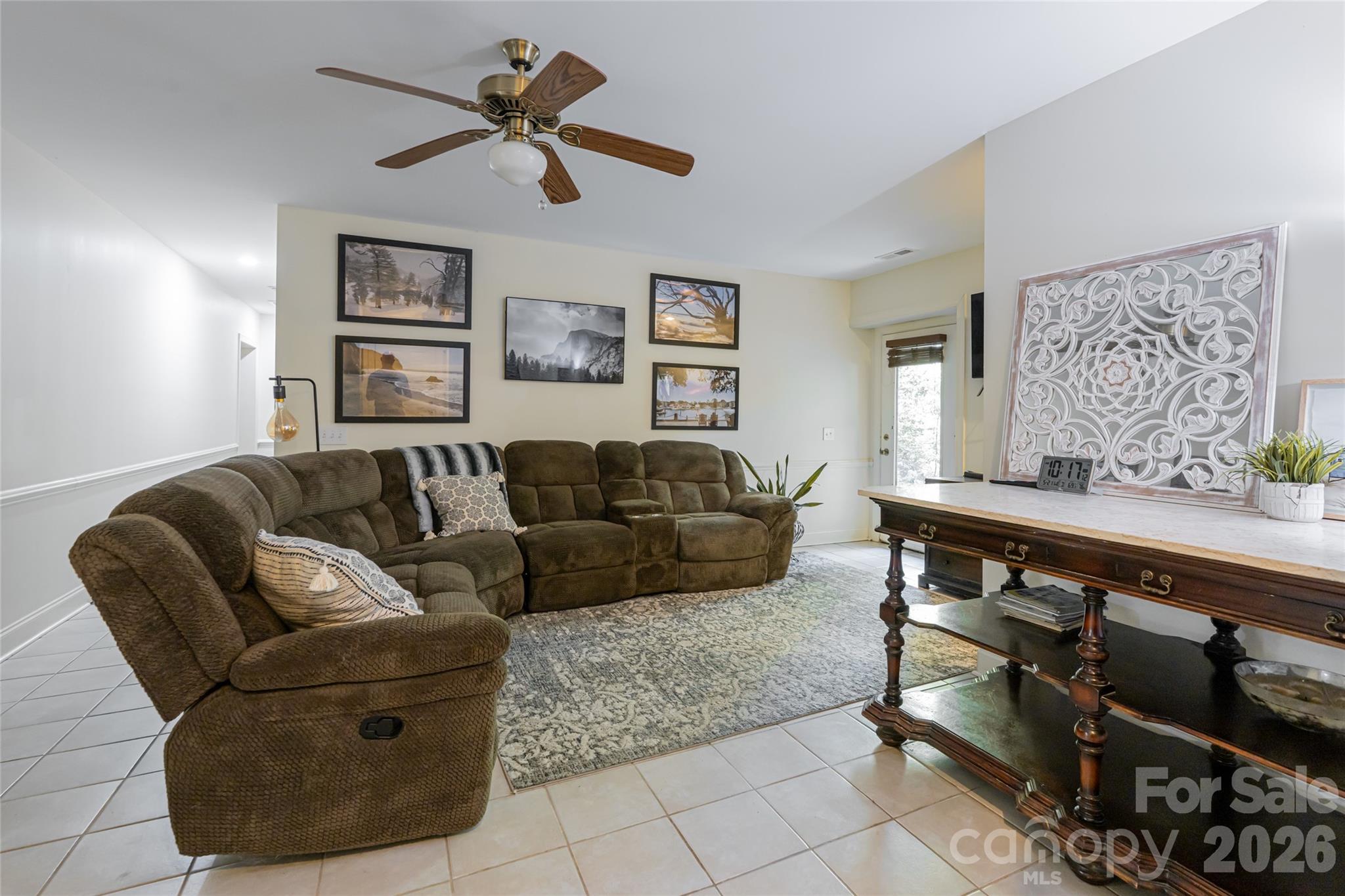 75 Cougar Lane — Saluda