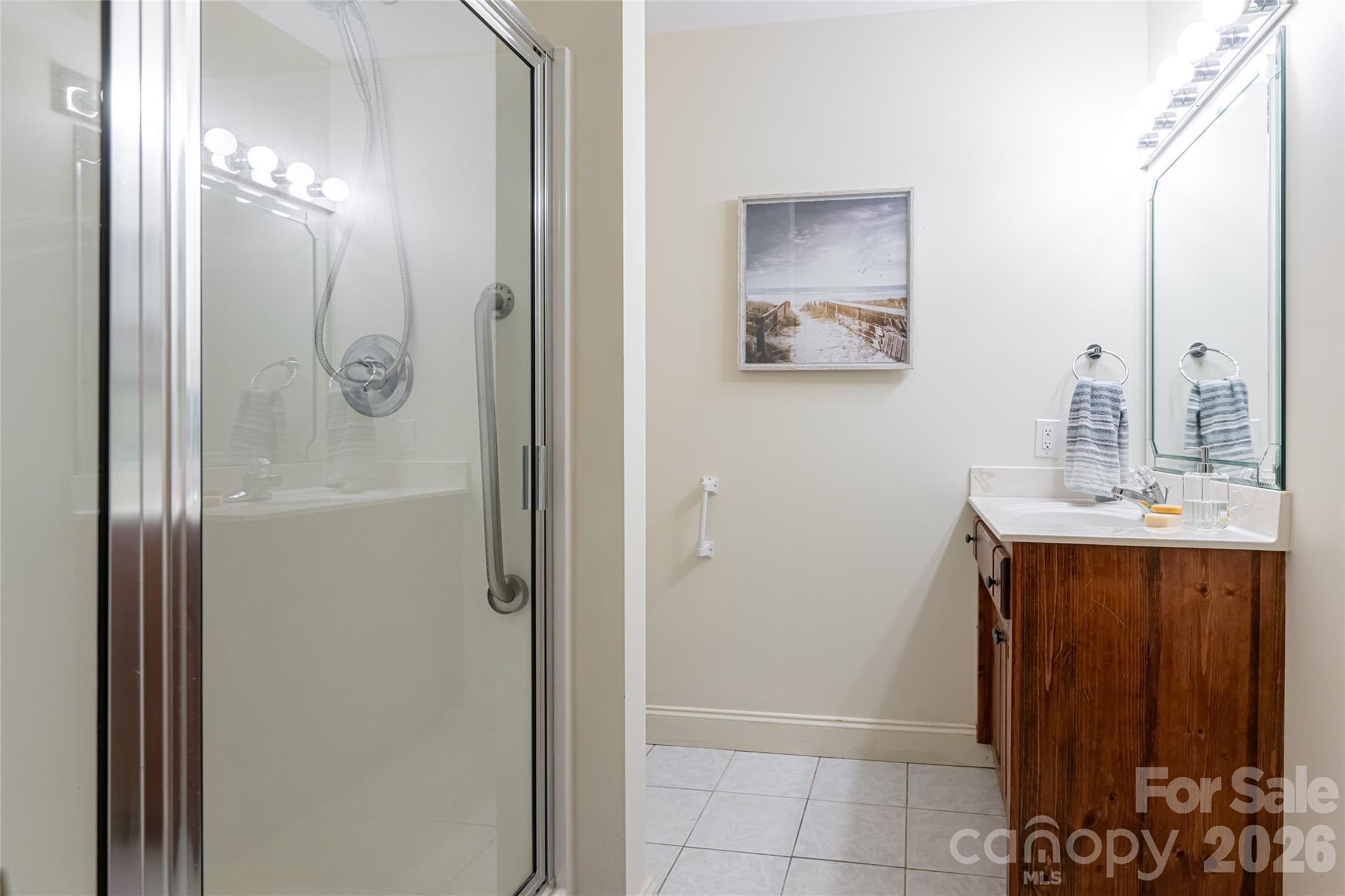 75 Cougar Lane — Saluda