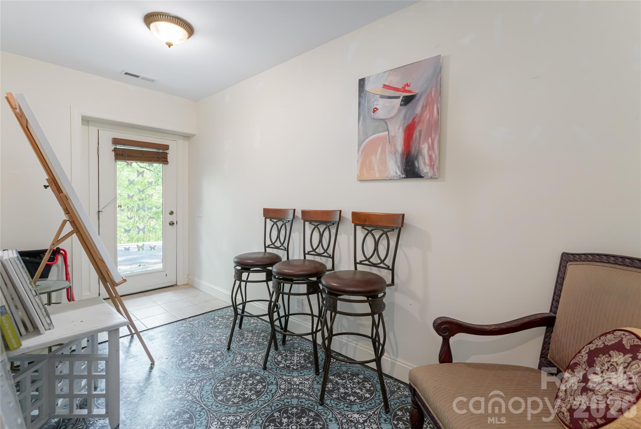 75 Cougar Lane — Saluda