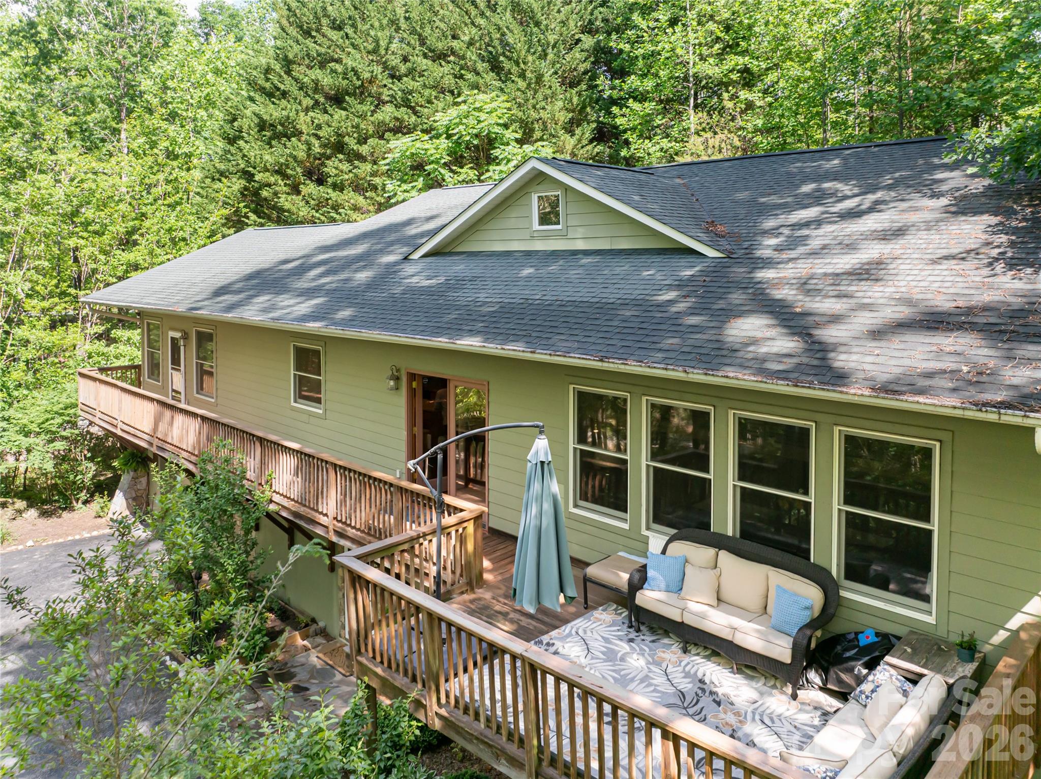 75 Cougar Lane — Saluda