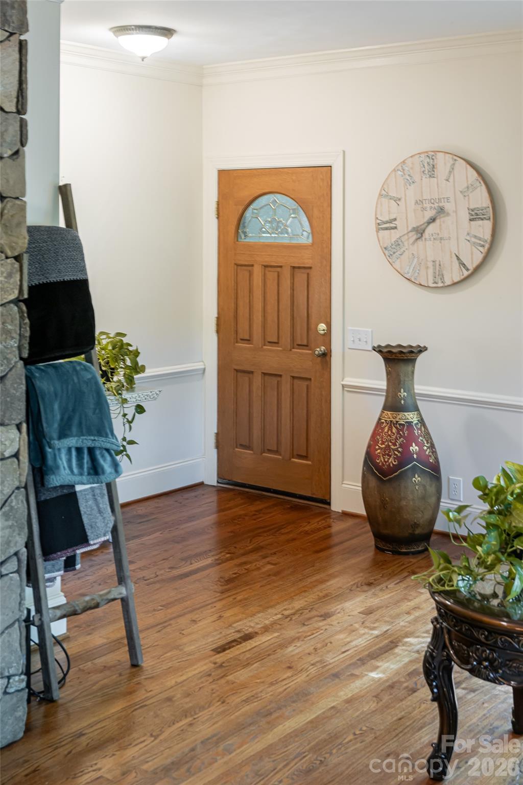 75 Cougar Lane — Saluda