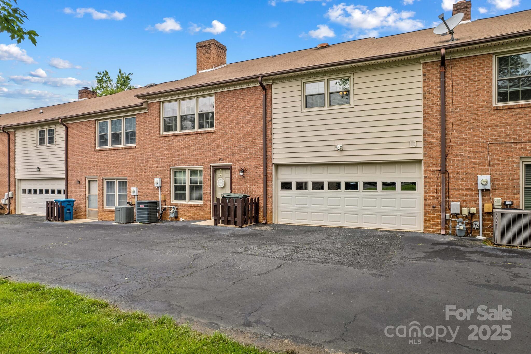 402 Swaim Court — Salisbury