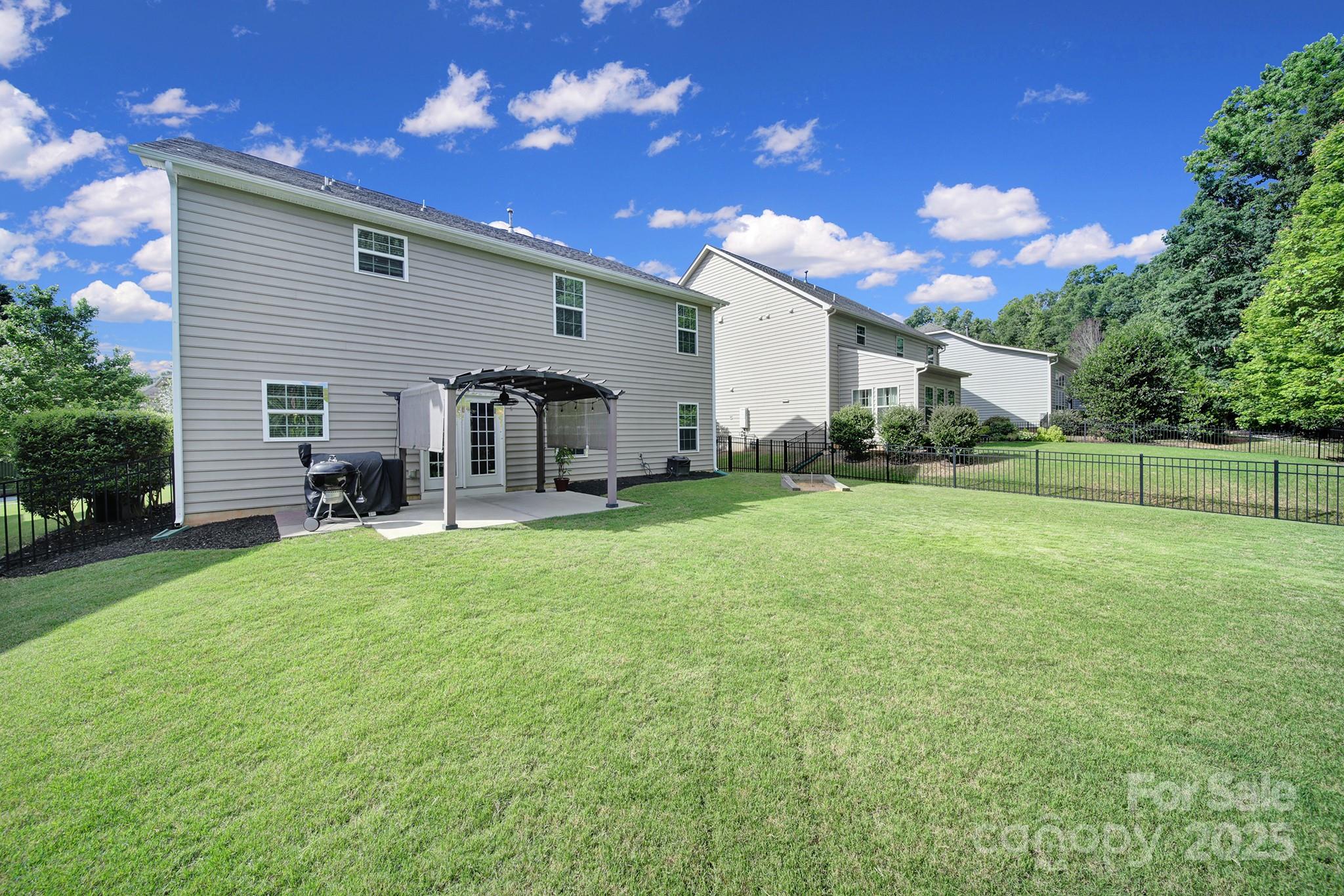 1012 Kings Bottom Drive — Fort Mill