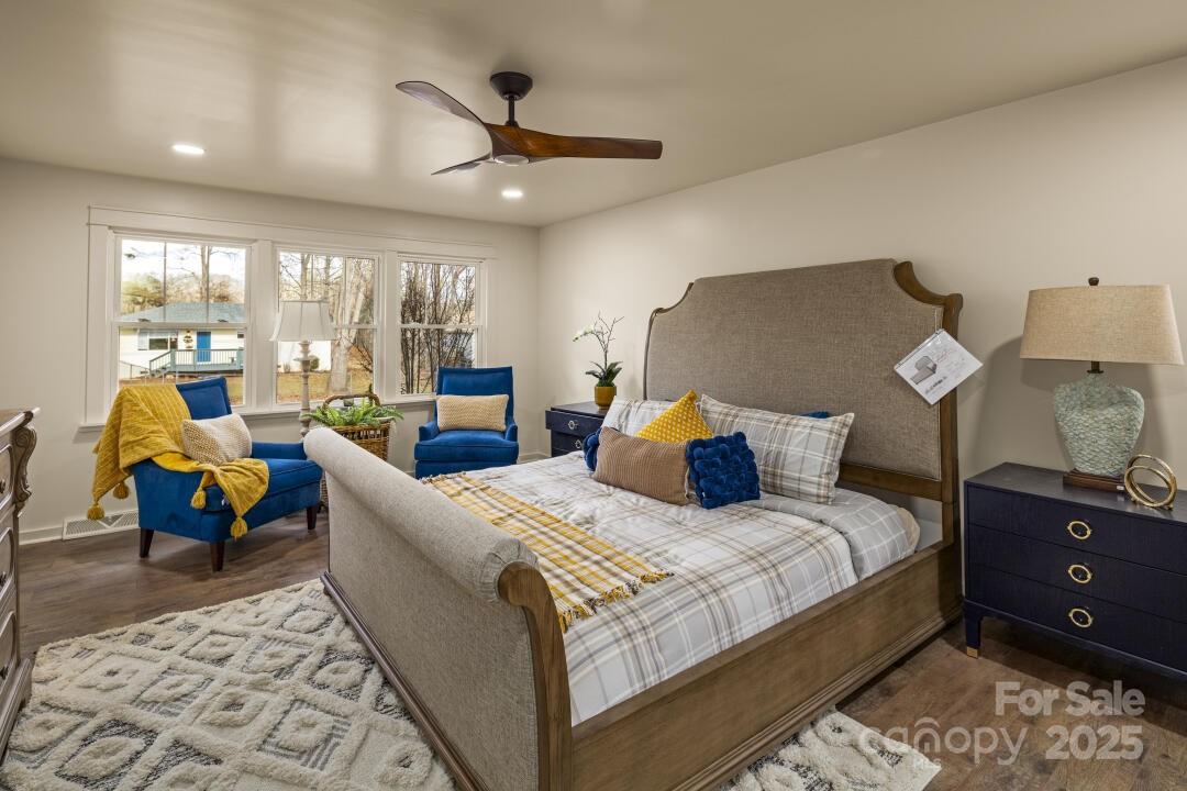 227 Ashmore Avenue — Hendersonville