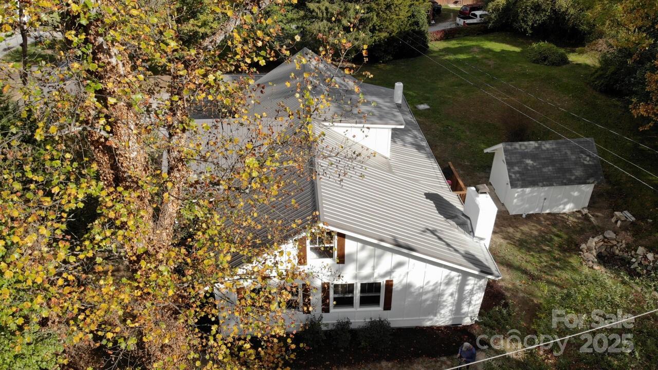 227 Ashmore Avenue — Hendersonville