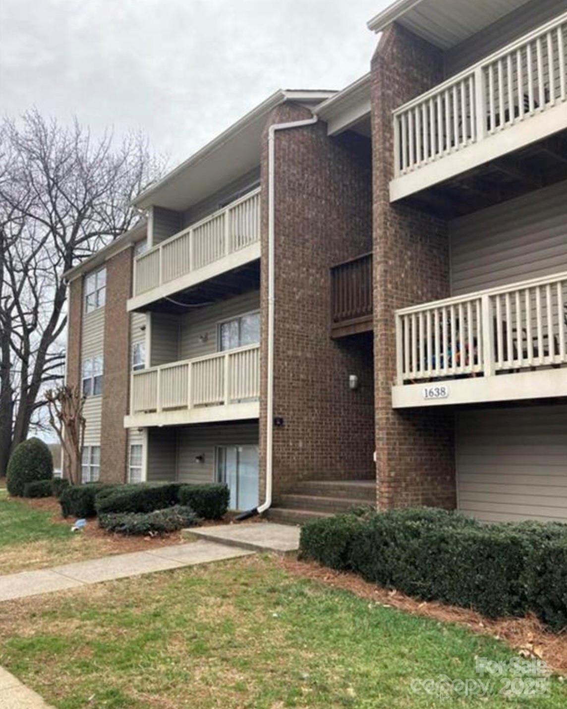 1624 Arlyn Circle #G — Charlotte