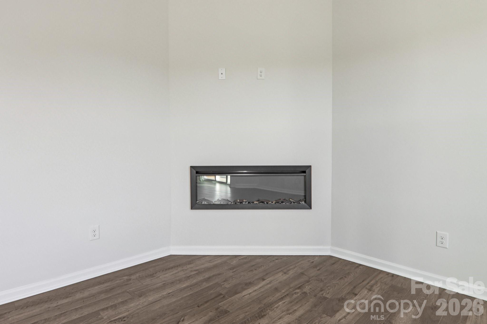 827 Adelston Lane — Asheville