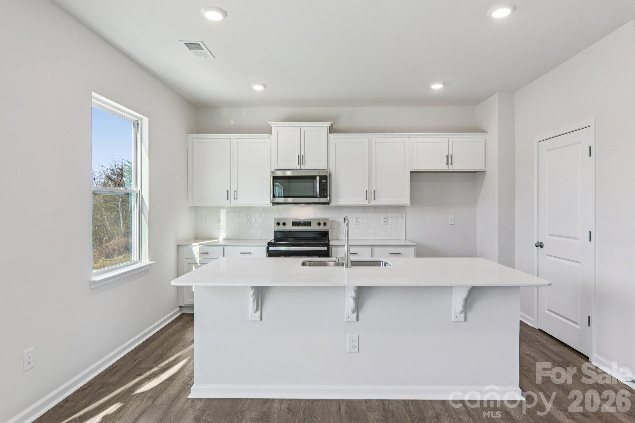 827 Adelston Lane — Asheville
