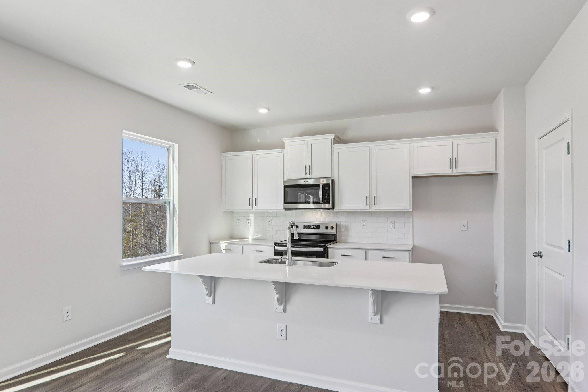 827 Adelston Lane — Asheville