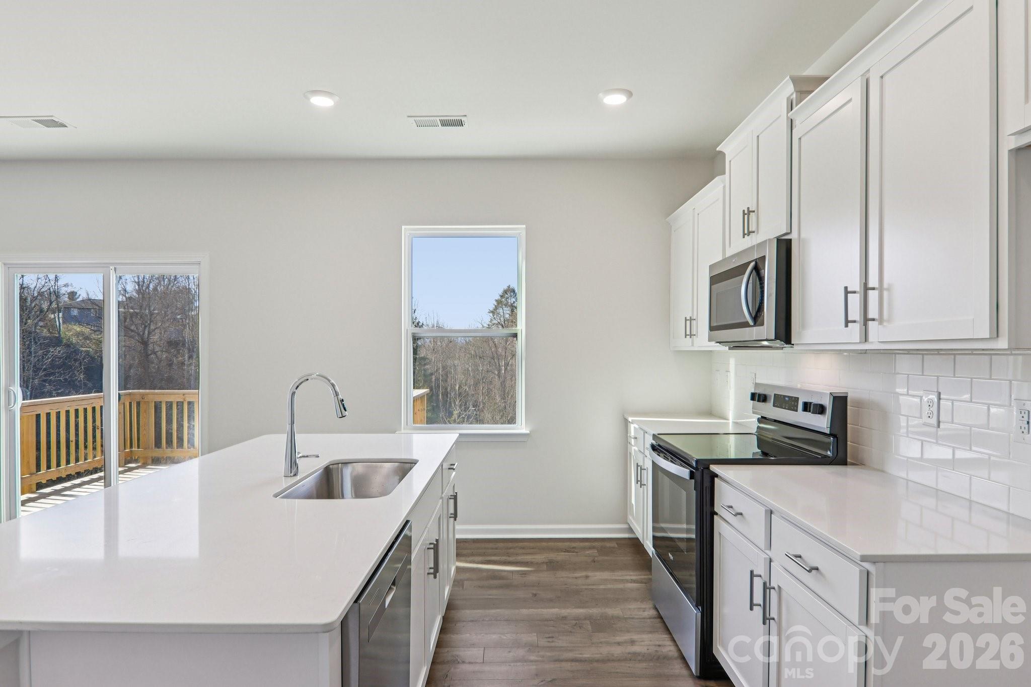 827 Adelston Lane — Asheville