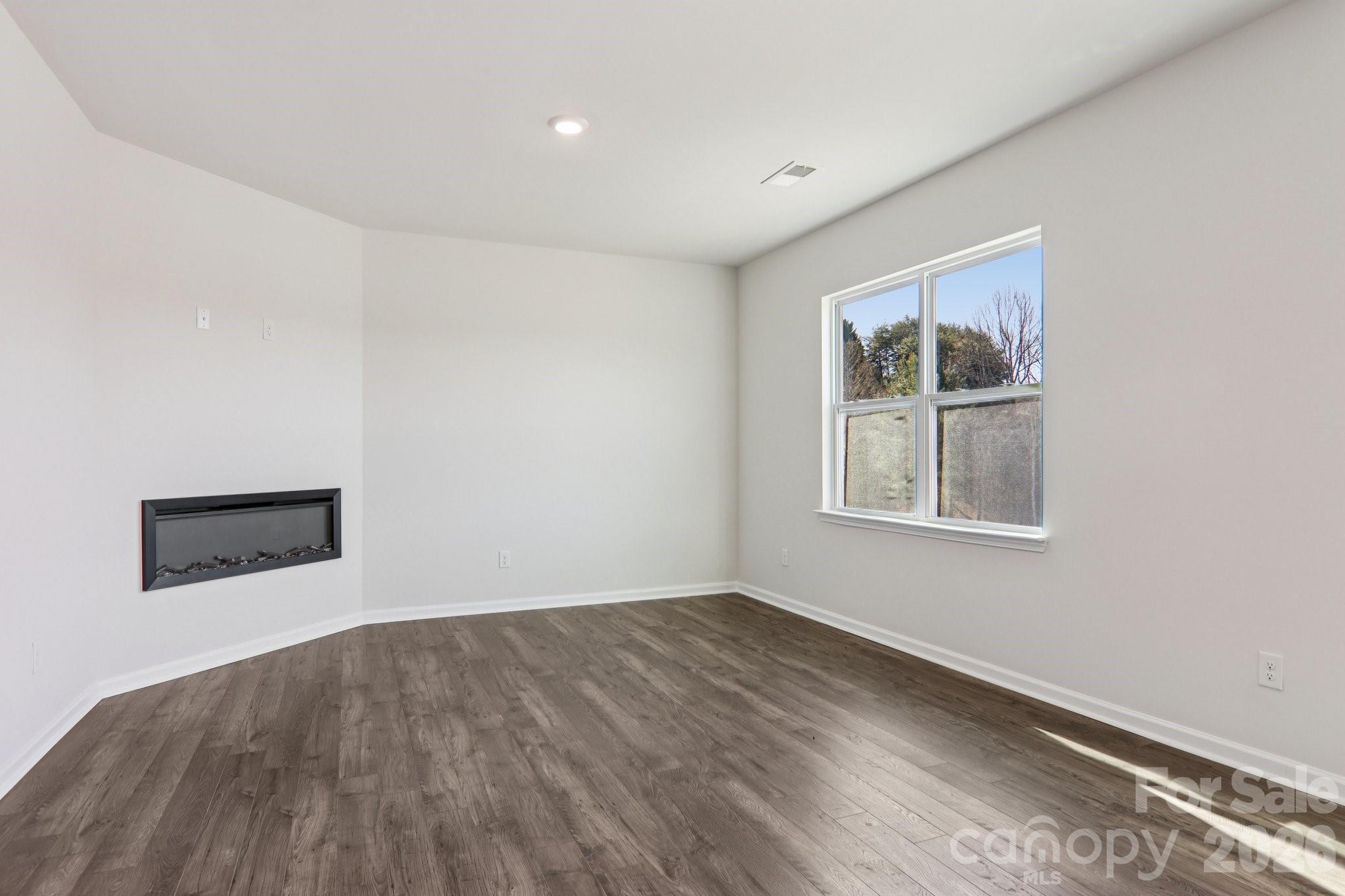827 Adelston Lane — Asheville