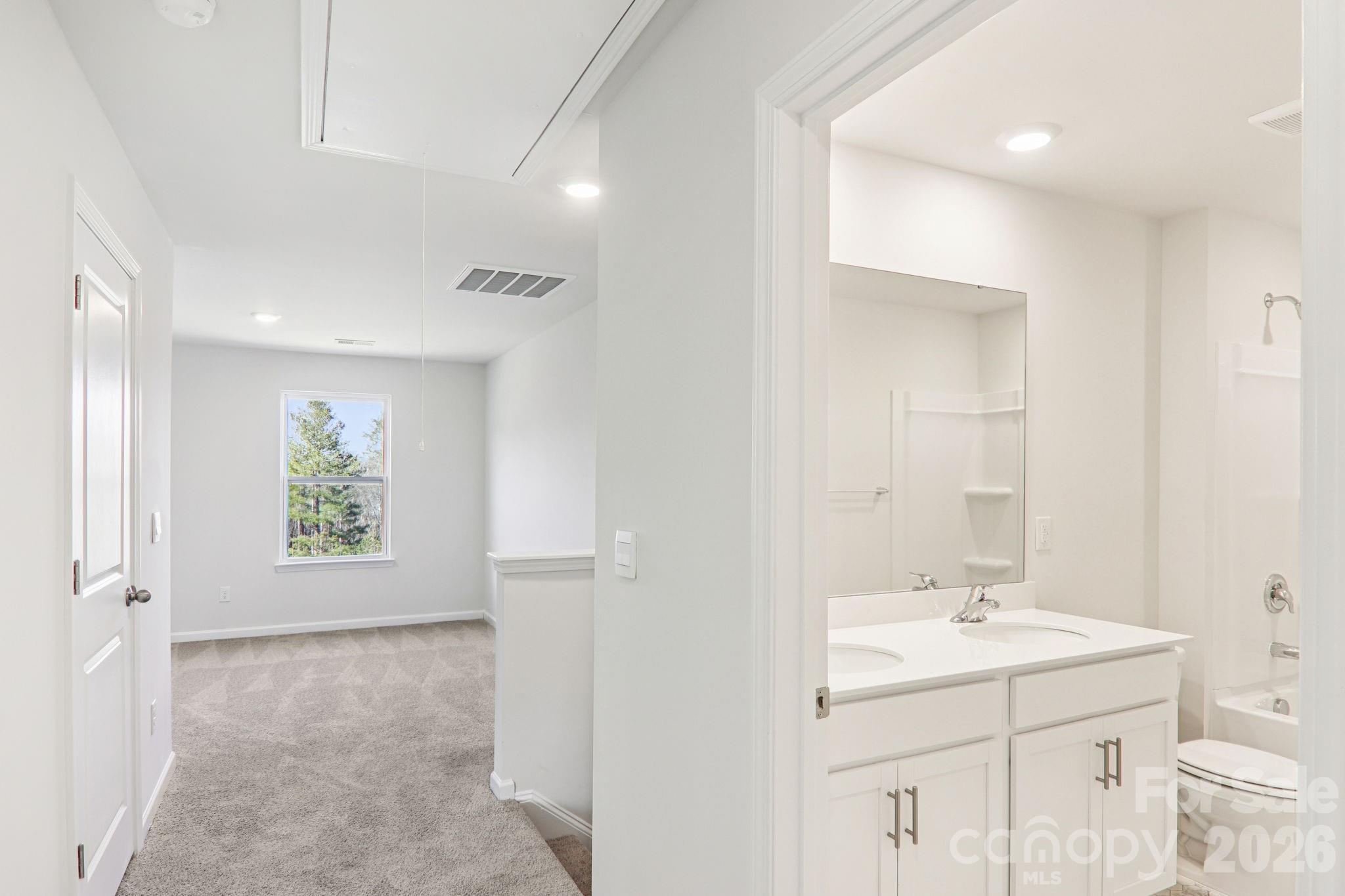 831 Adelston Lane — Asheville