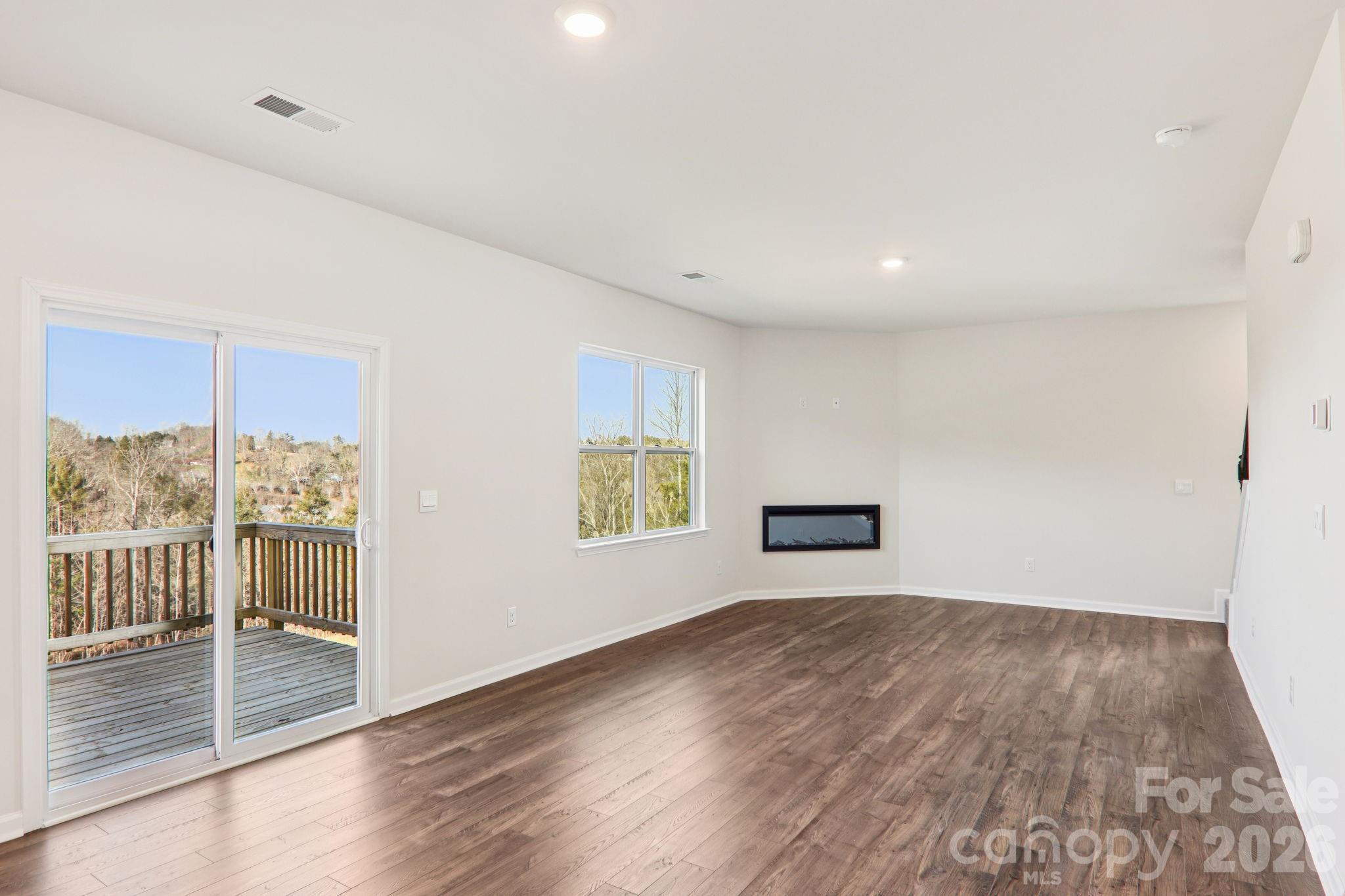 831 Adelston Lane — Asheville