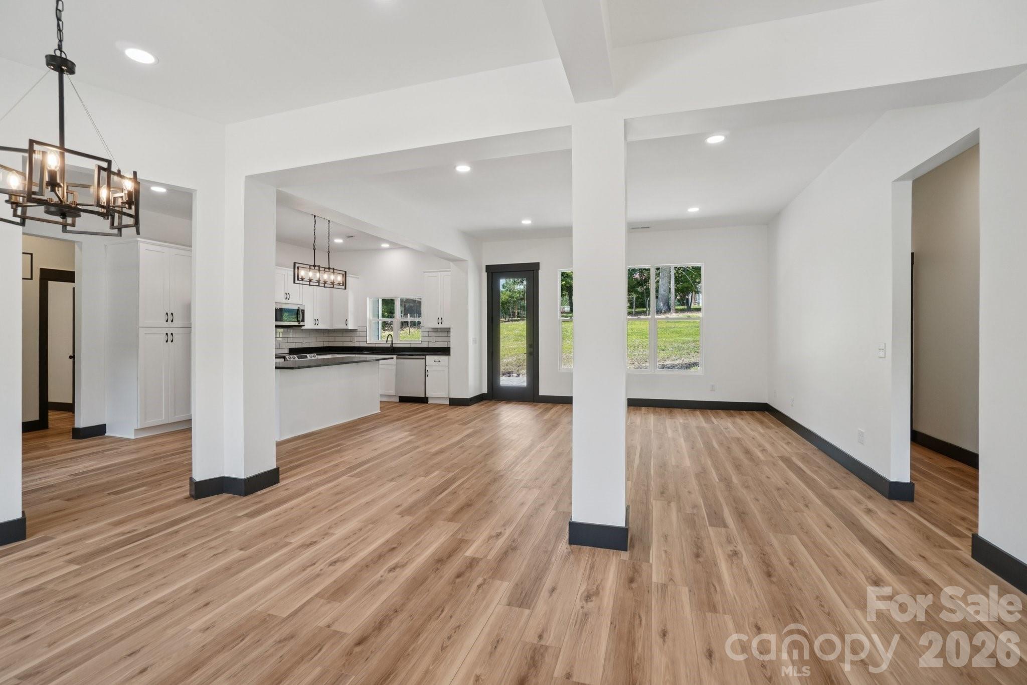 86 Point Hope Lane — Hendersonville