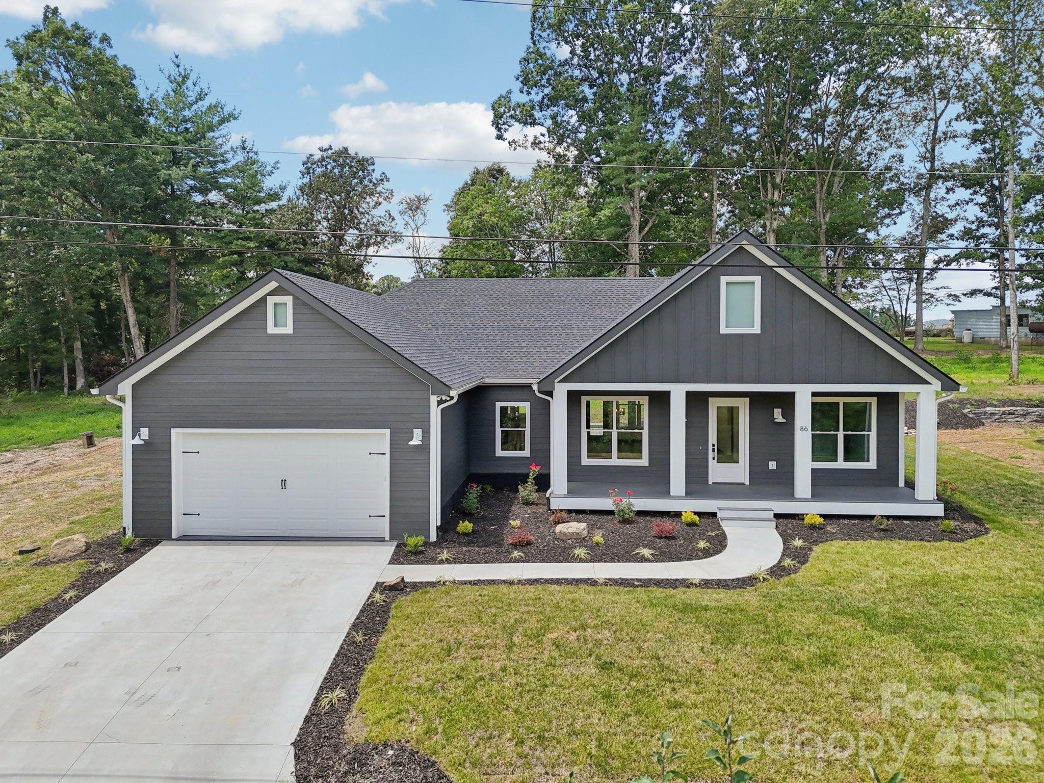 86 Point Hope Lane — Hendersonville