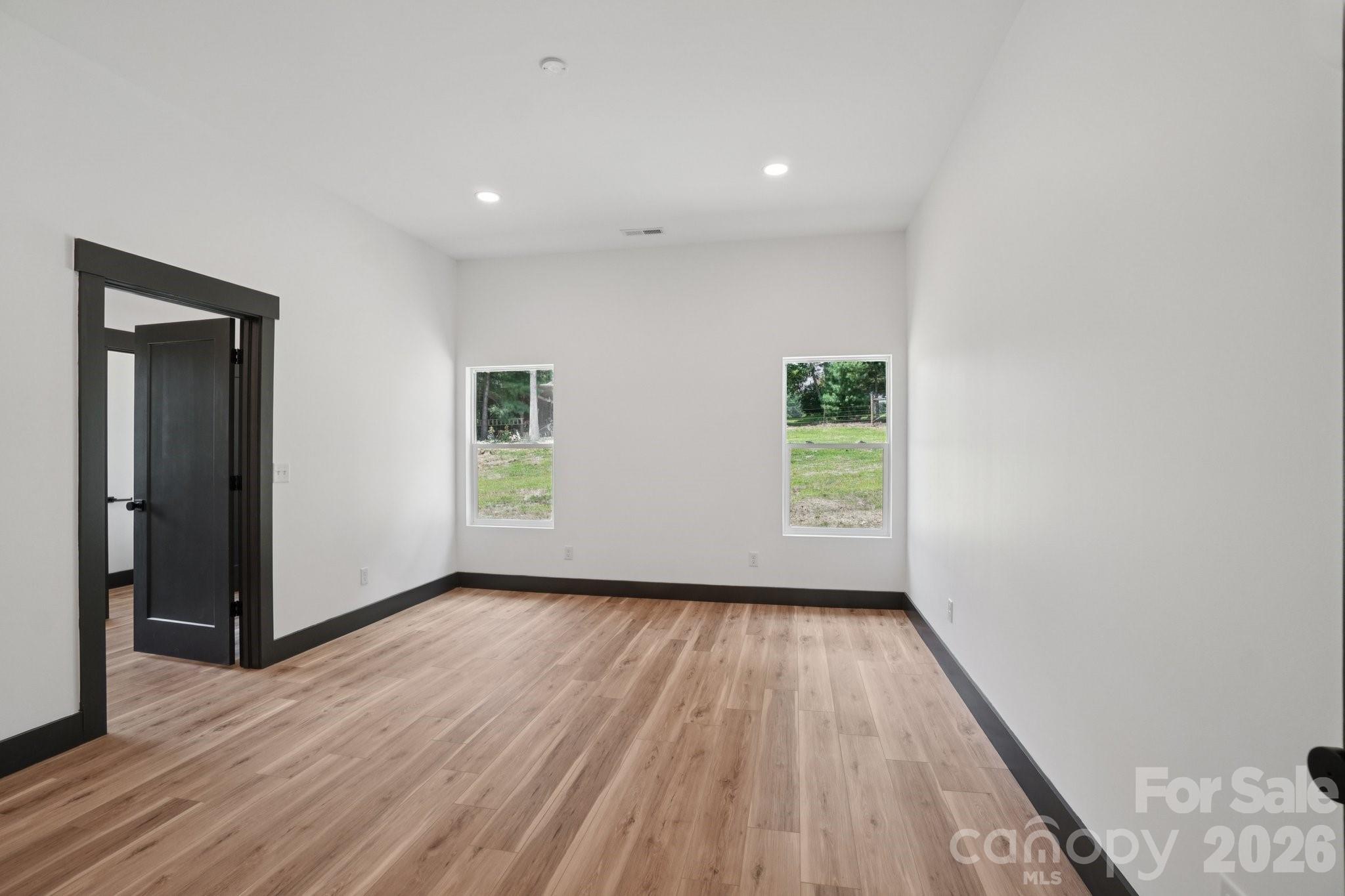 86 Point Hope Lane — Hendersonville