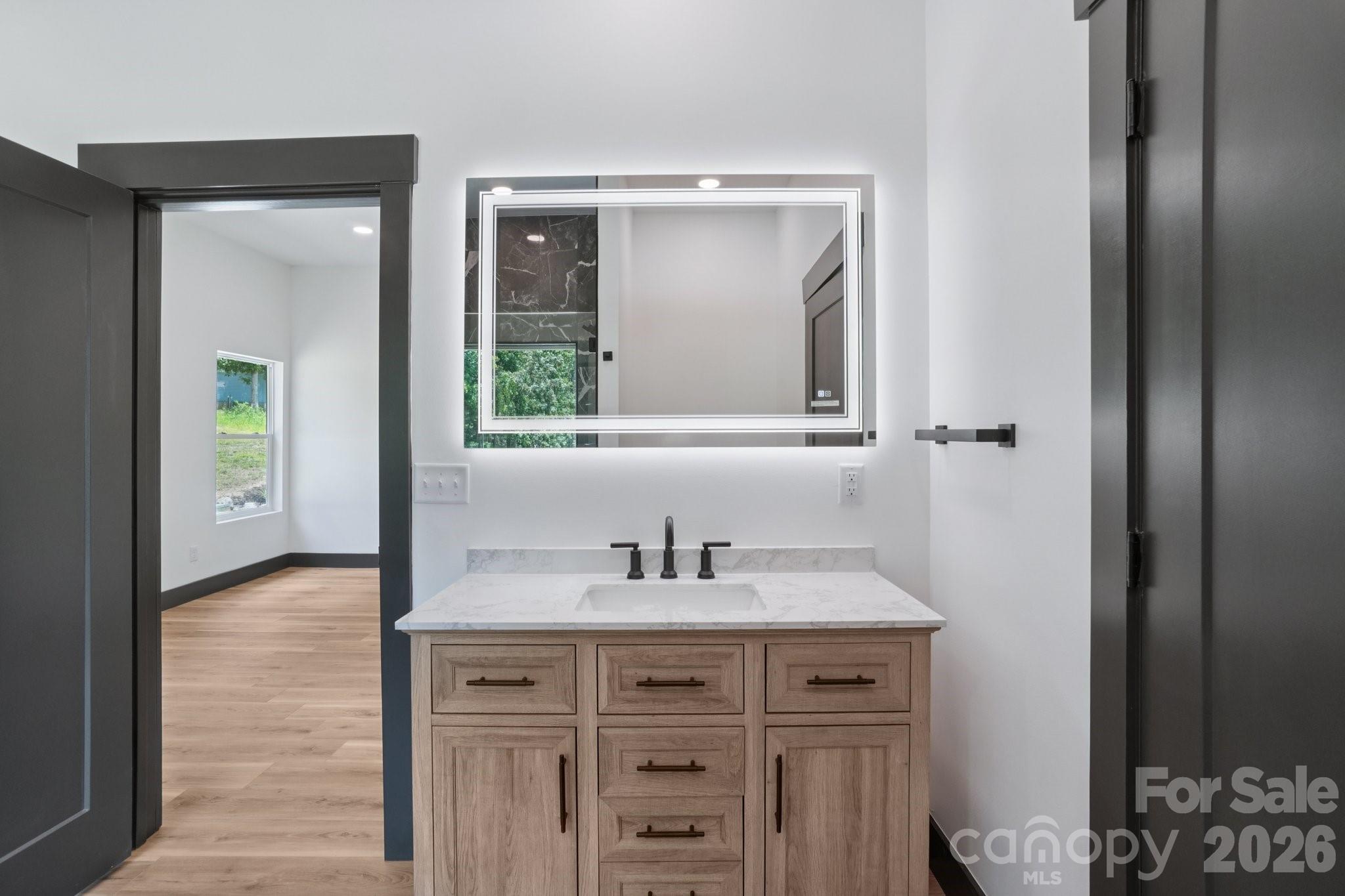 86 Point Hope Lane — Hendersonville