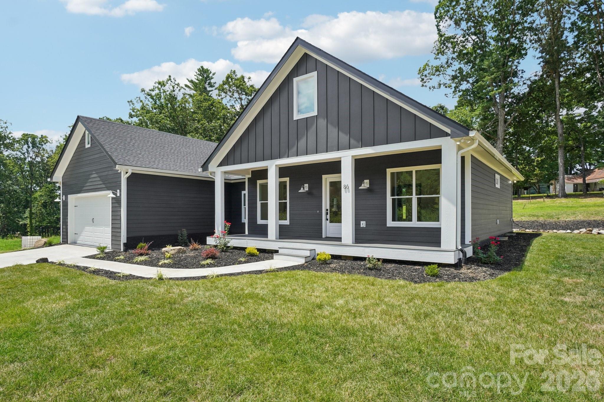 86 Point Hope Lane — Hendersonville