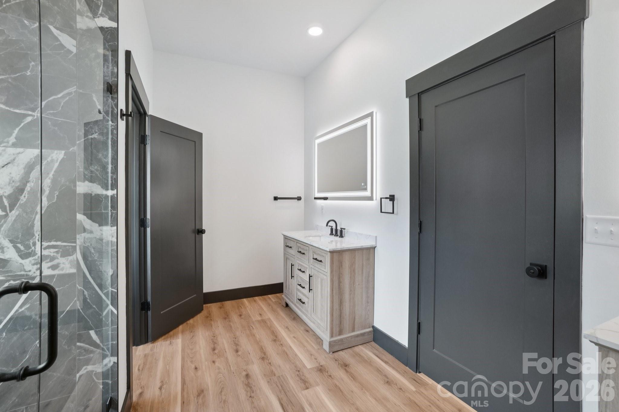 86 Point Hope Lane — Hendersonville