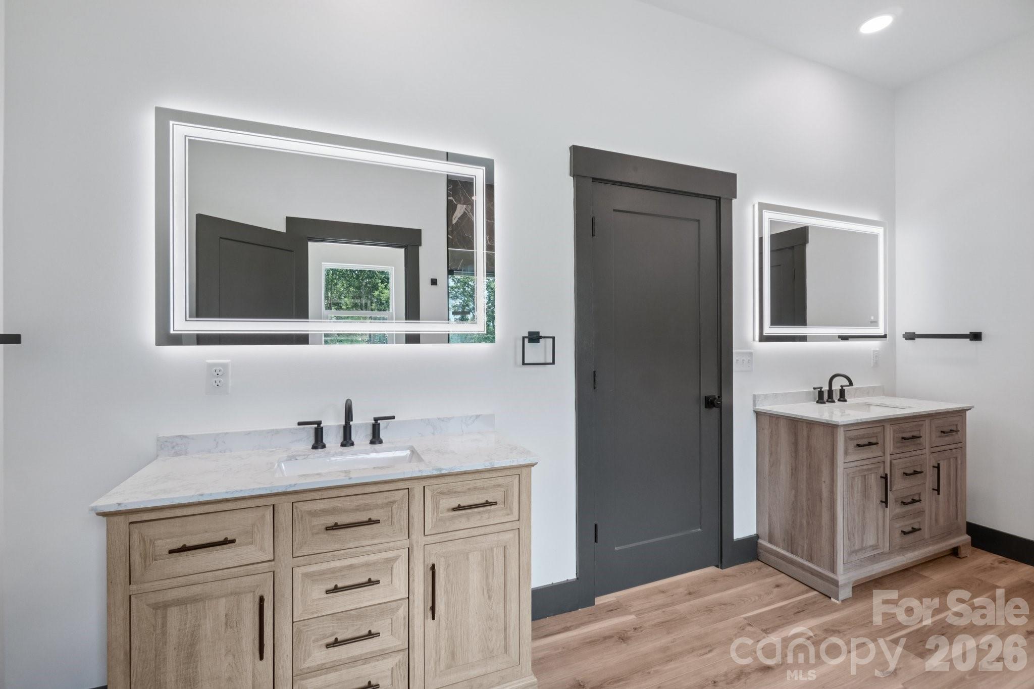 86 Point Hope Lane — Hendersonville