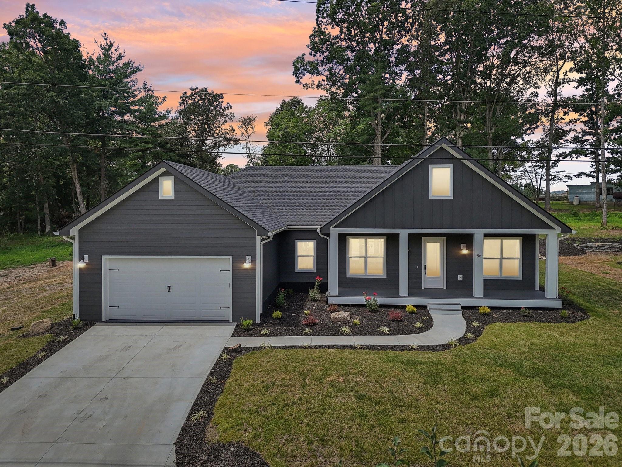 86 Point Hope Lane — Hendersonville
