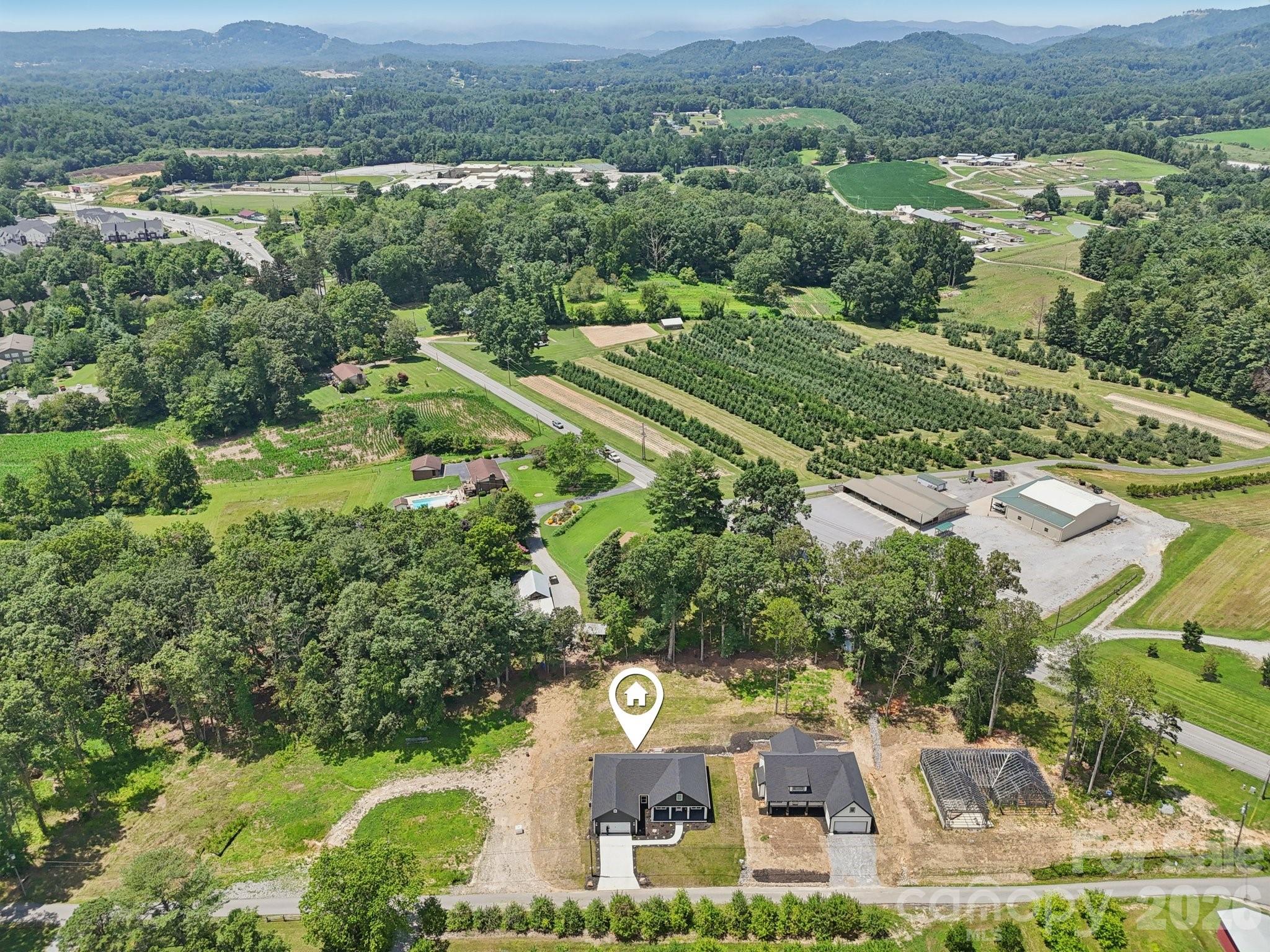 86 Point Hope Lane — Hendersonville