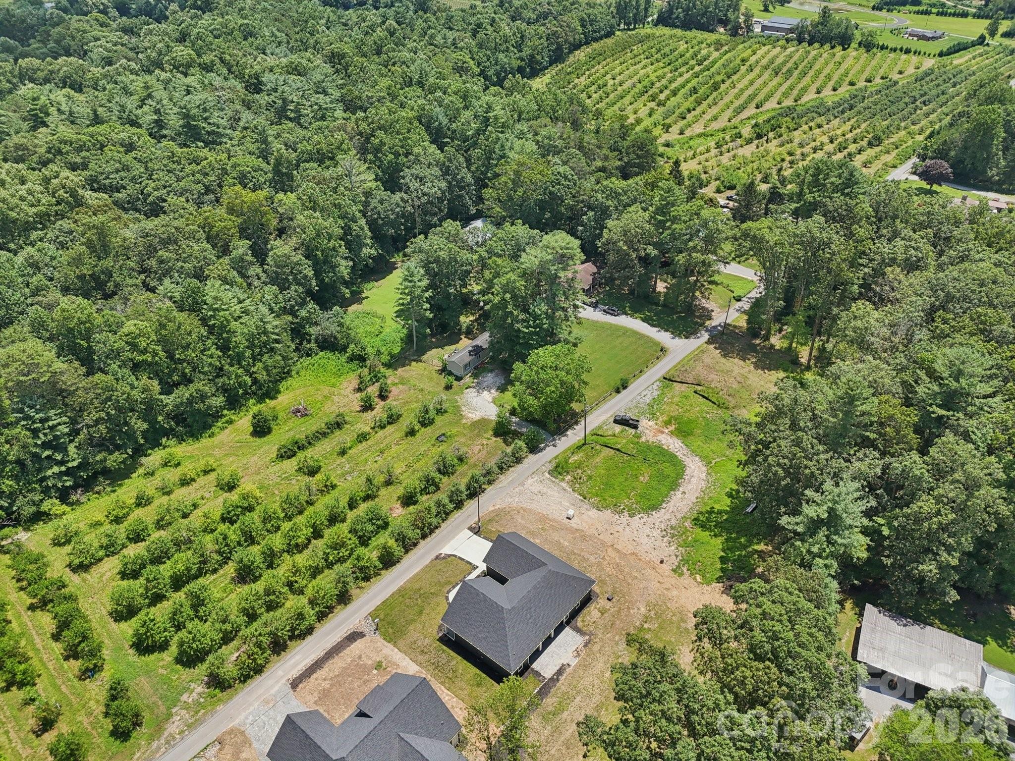 86 Point Hope Lane — Hendersonville