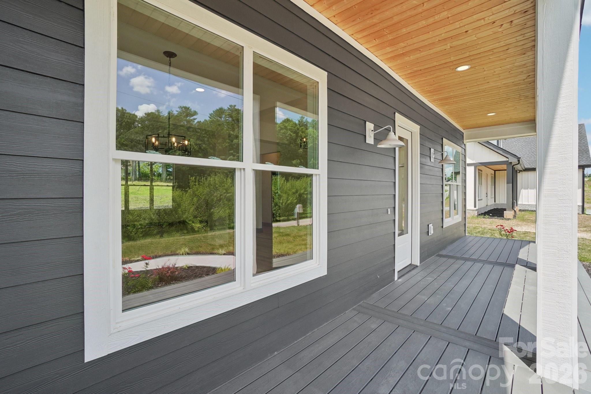 86 Point Hope Lane — Hendersonville