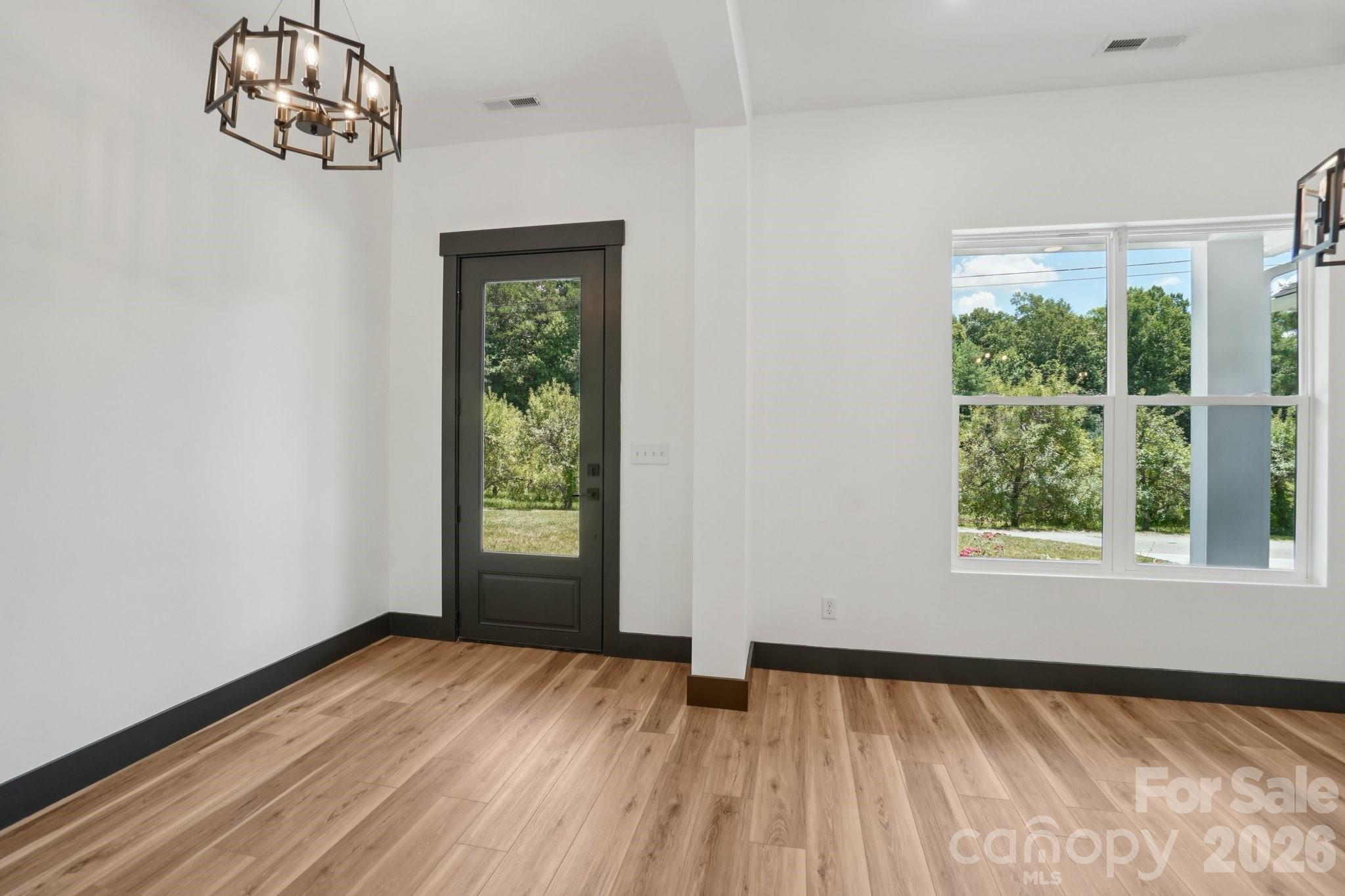 86 Point Hope Lane — Hendersonville