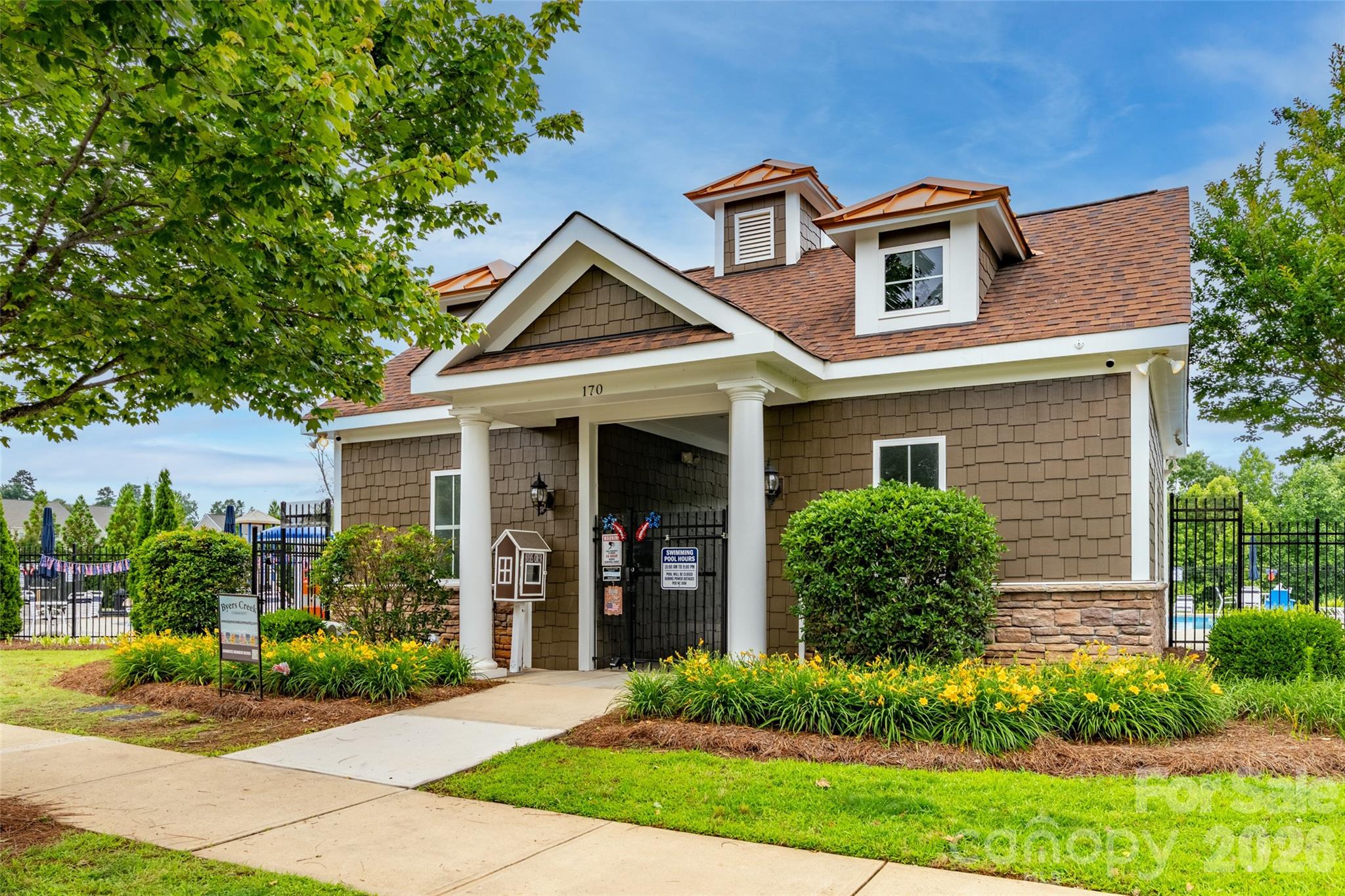150 W Morehouse Avenue — Mooresville