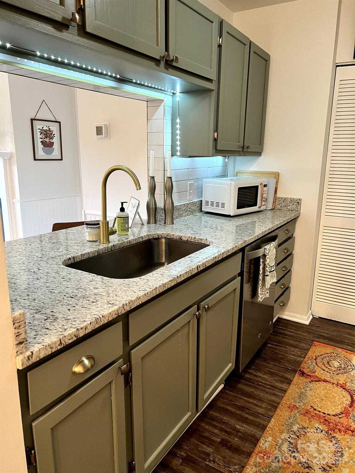 229 Windsor Point Road #6D — Columbia