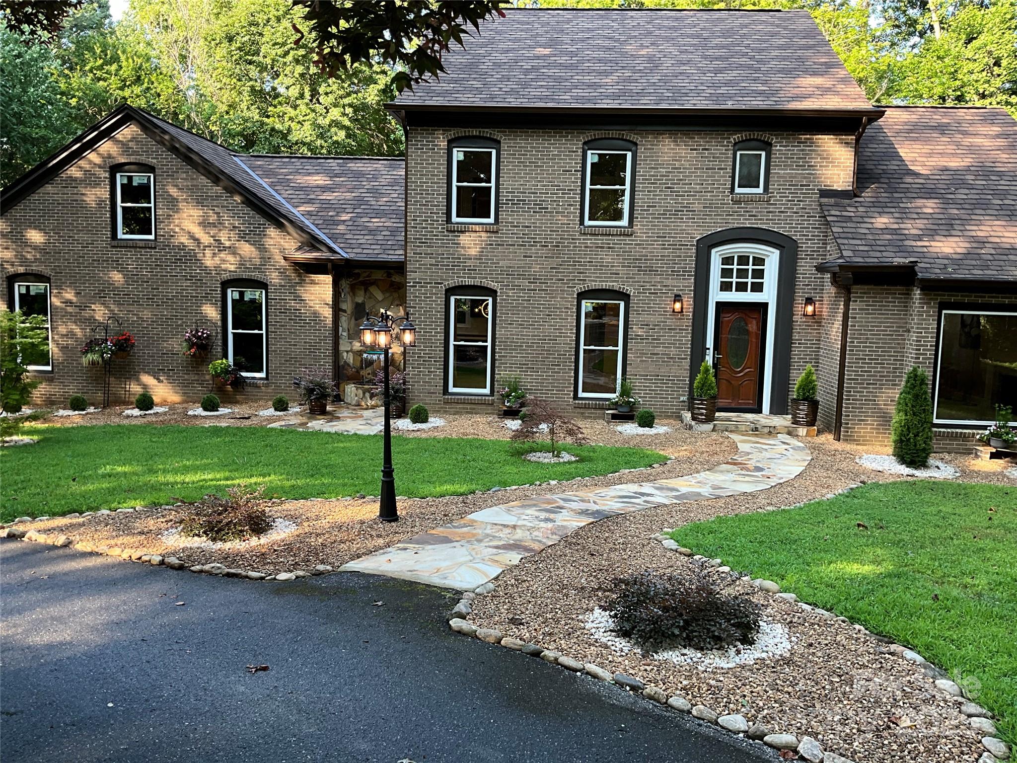 455 Old Farms Road — Wilkesboro