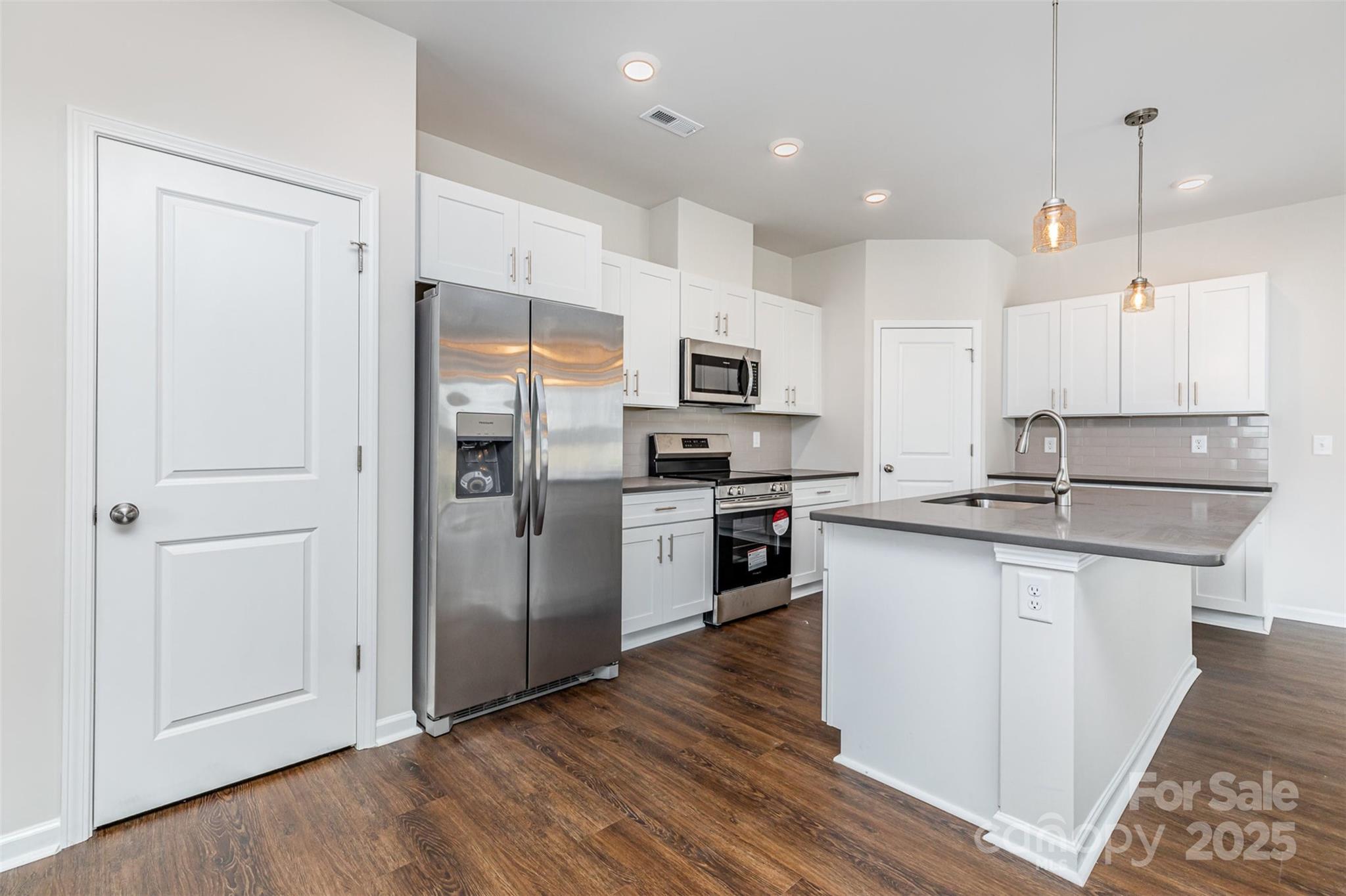 2039 Sadler Woods Lane — Charlotte