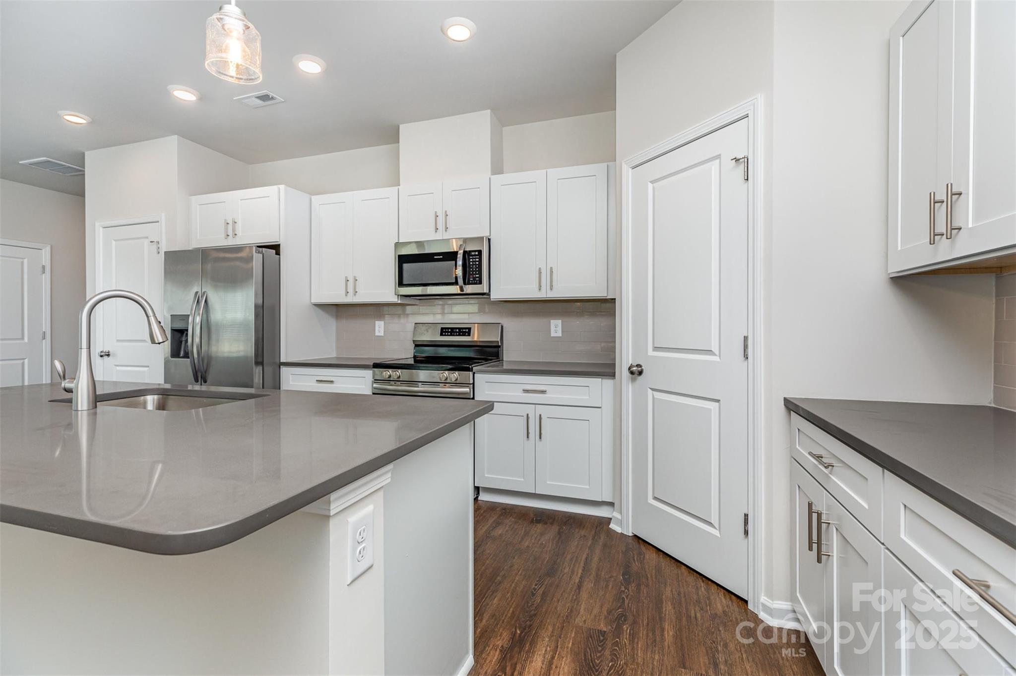 2059 Sadler Woods Lane — Charlotte