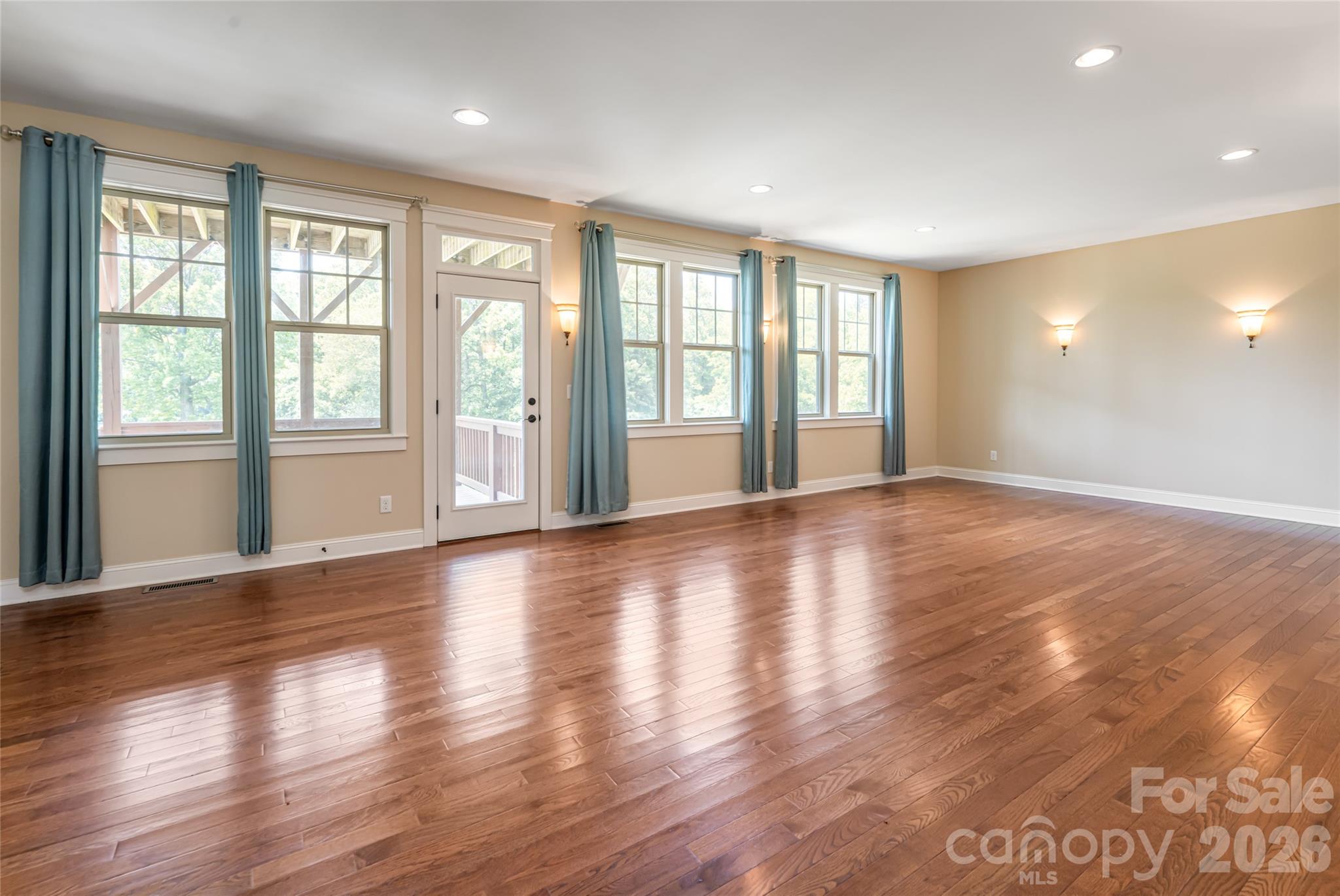 91 Greenwells Glory Drive — Biltmore Lake