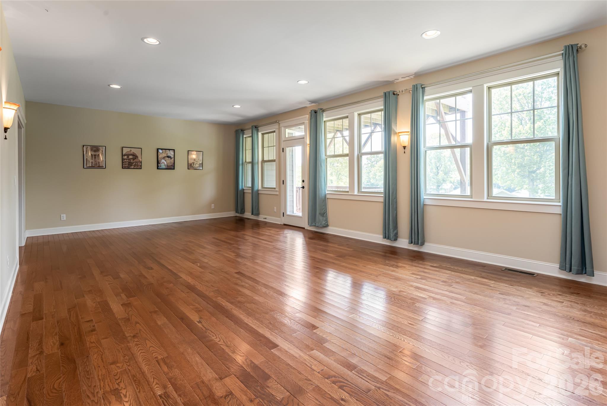 91 Greenwells Glory Drive — Biltmore Lake