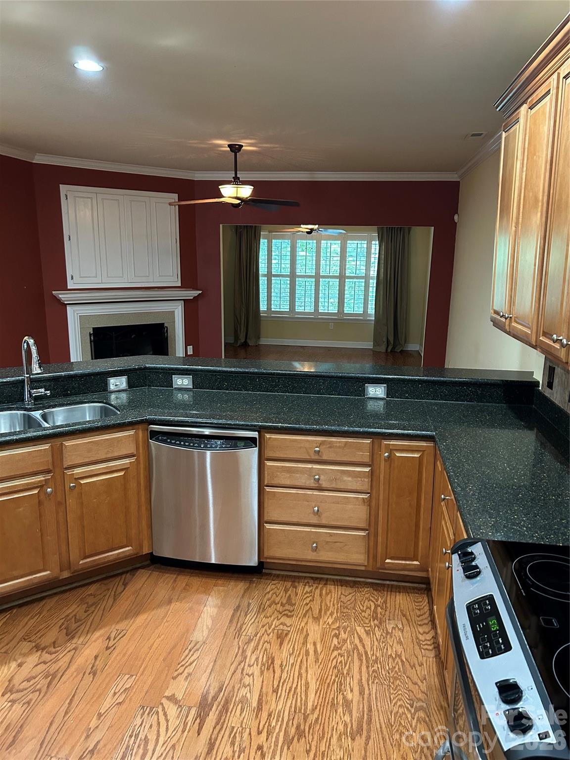 47 Victoria Park Drive — Hendersonville