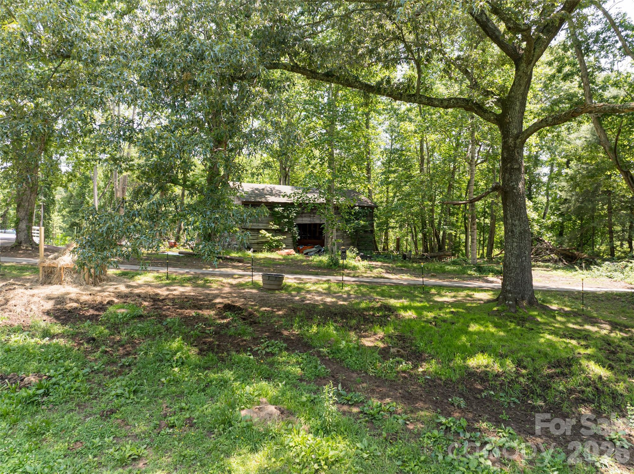 173 Avery Creek Road — Arden