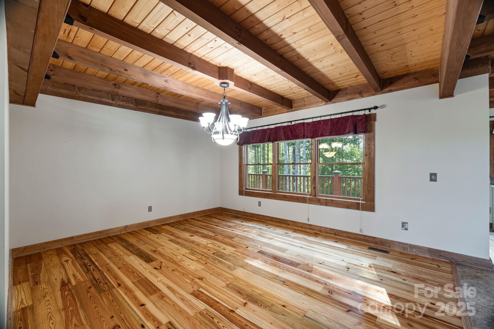 5626 Rocky Falls Lane — Lenoir