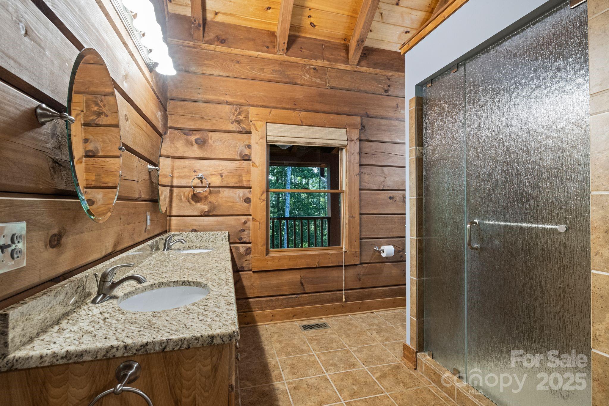 5626 Rocky Falls Lane — Lenoir