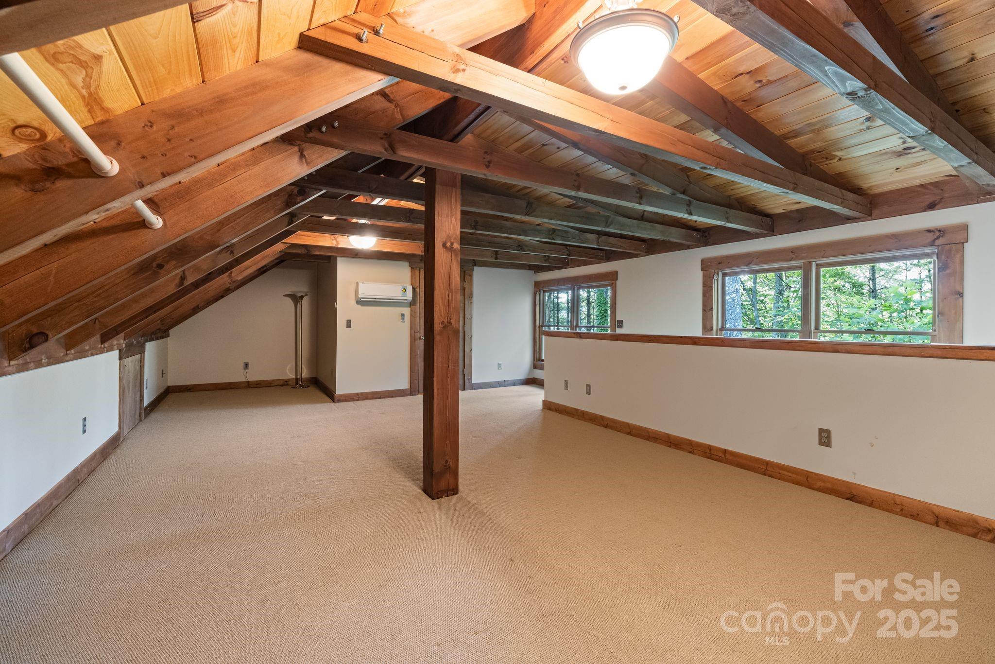 5626 Rocky Falls Lane — Lenoir