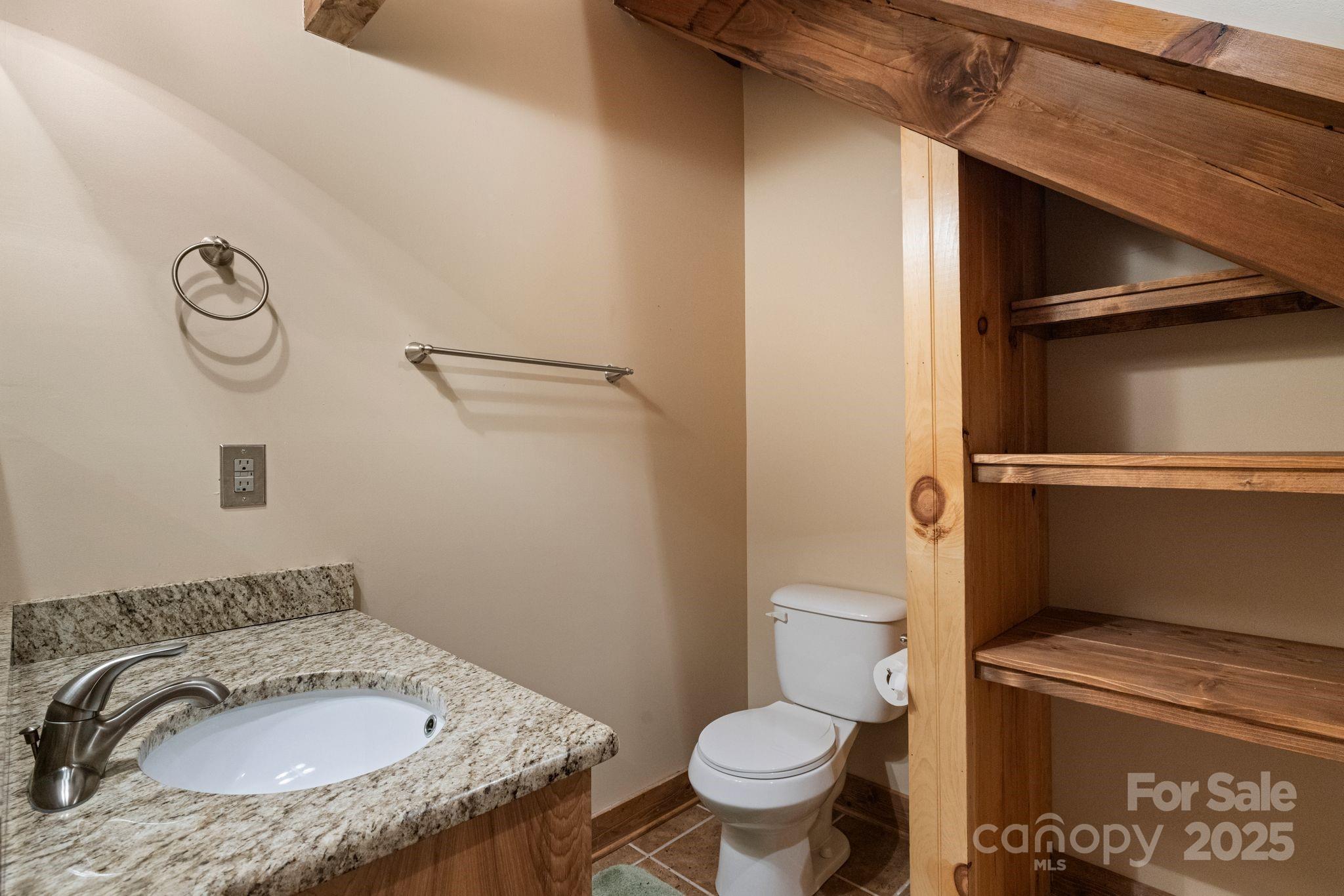 5626 Rocky Falls Lane — Lenoir
