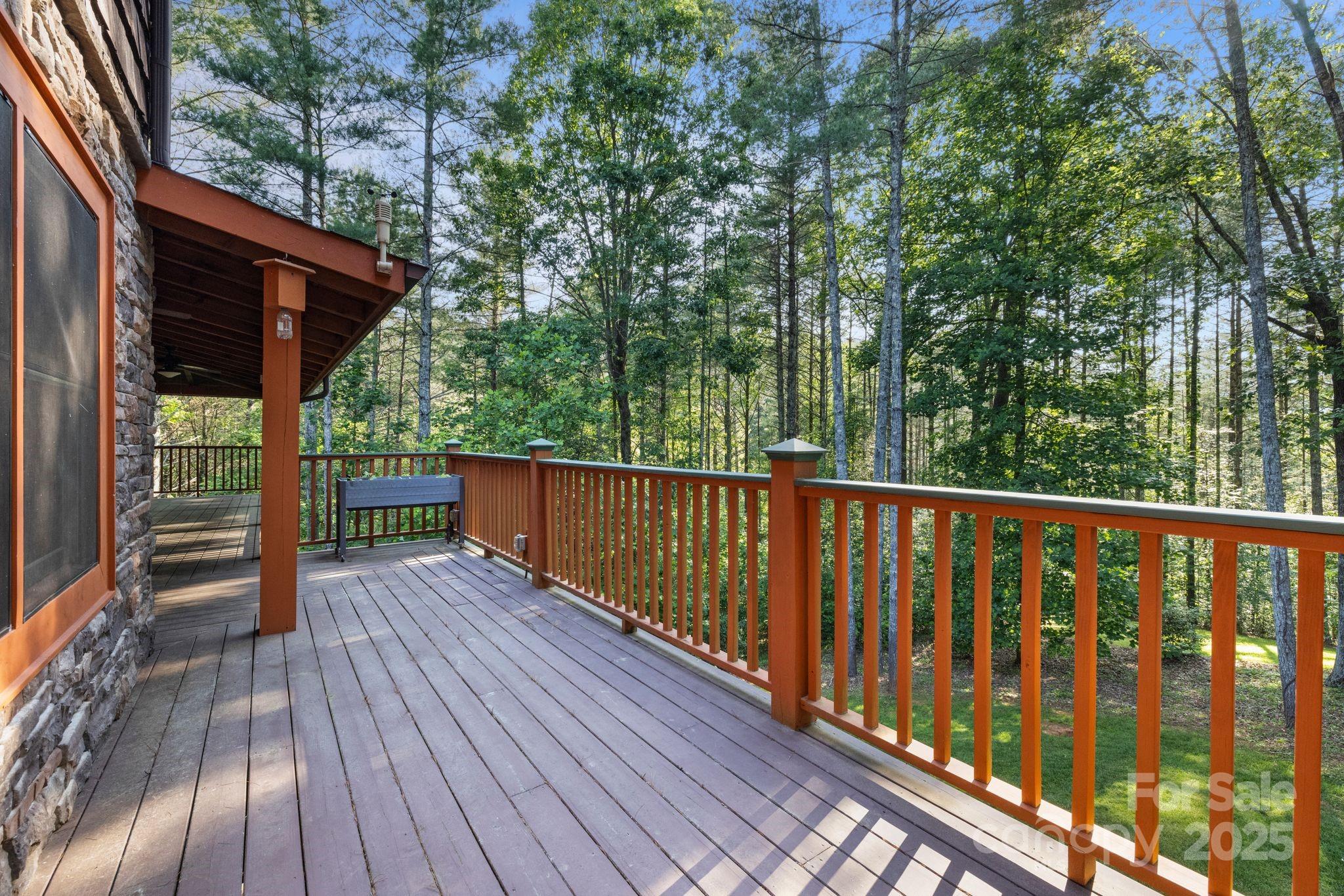 5626 Rocky Falls Lane — Lenoir