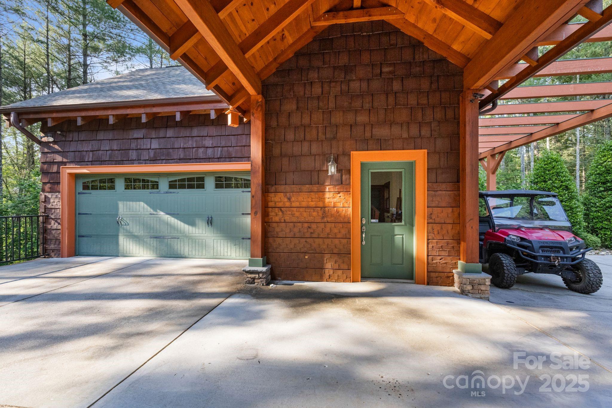 5626 Rocky Falls Lane — Lenoir