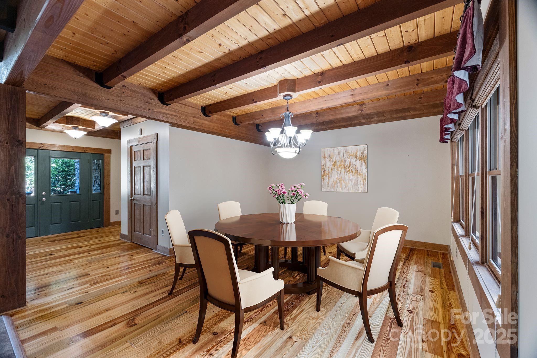 5626 Rocky Falls Lane — Lenoir