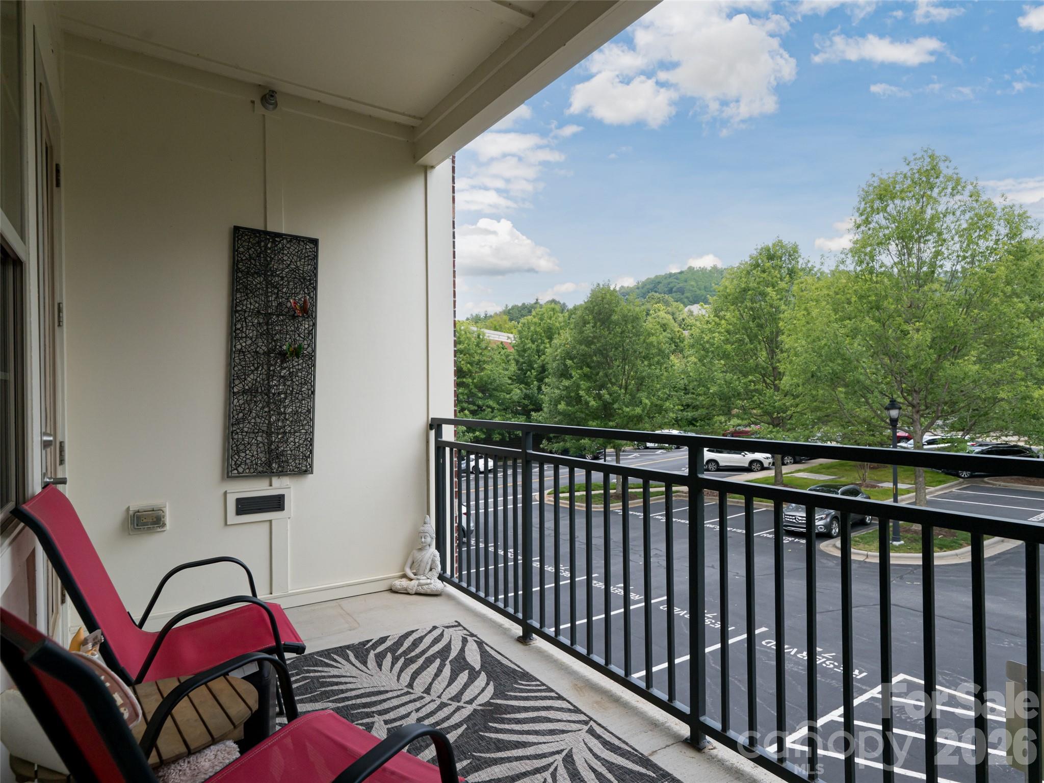 5 Farleigh Street #206 — Asheville