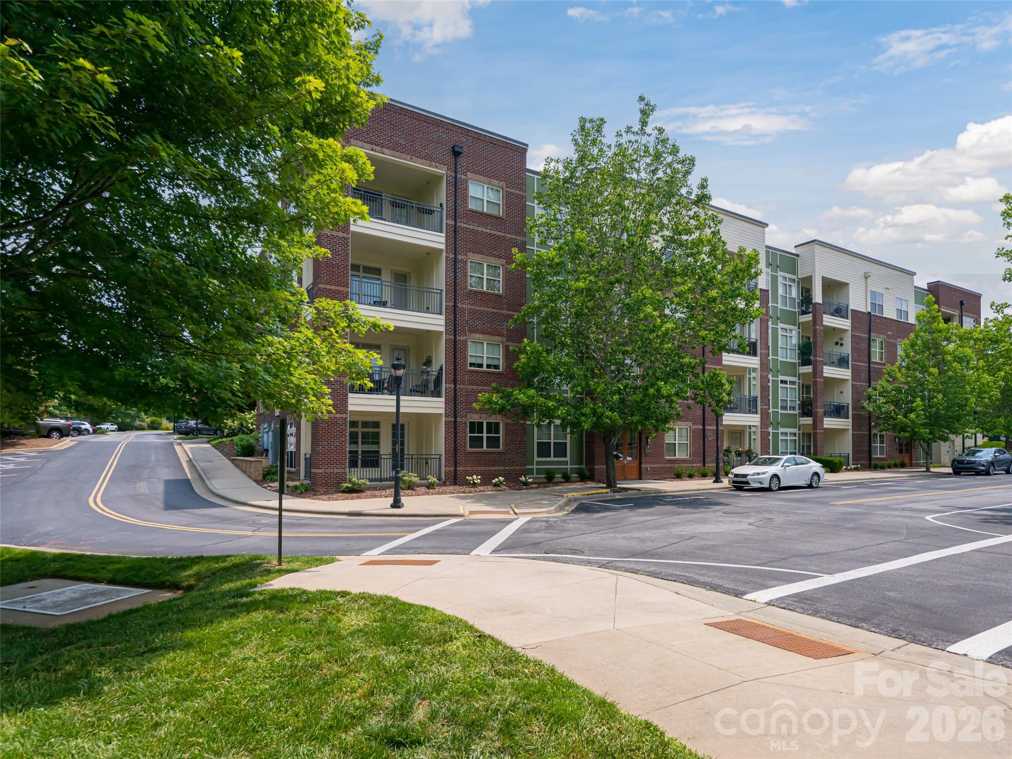5 Farleigh Street #206 — Asheville